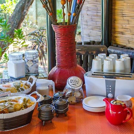 Flatdog Lodge ヴィクトリア・フォールズ エクステリア 写真